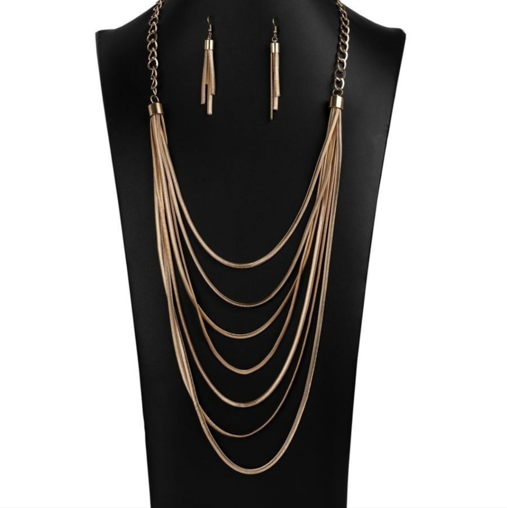 Zi collection  Necklace and earrings
